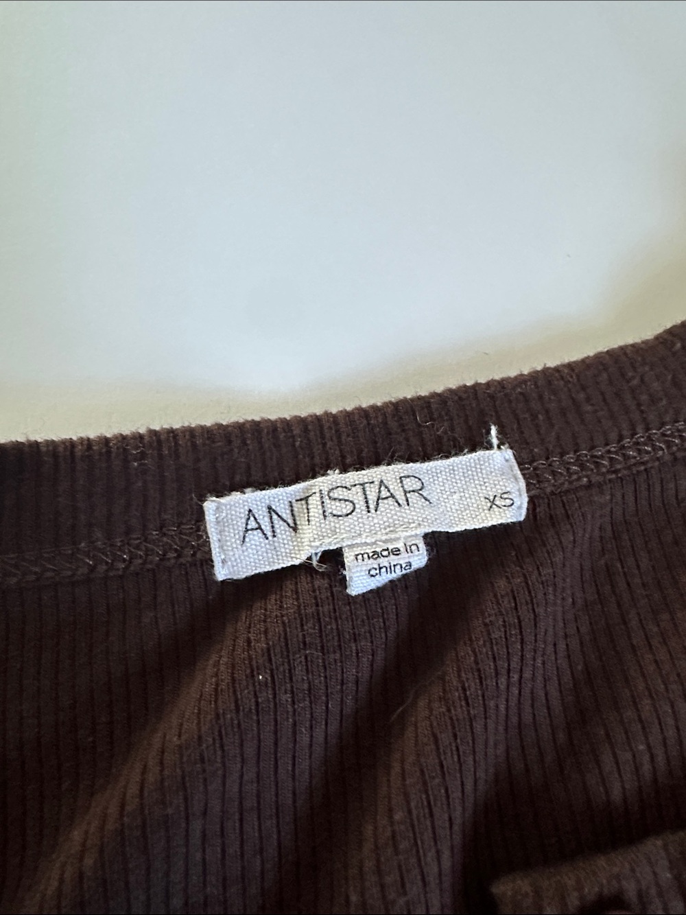 Sleeveless Brown Ribbed Button-Front Tank Top - Picture 2 of 4